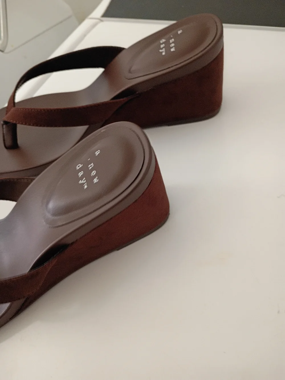 A New Day Women's Brown Wedge/Suede Thong Sandals🤎